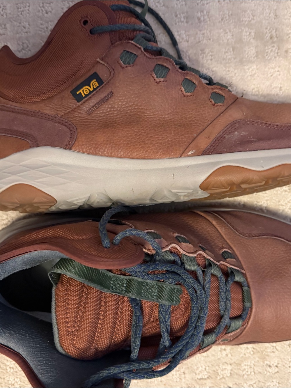 Teva Men's brown Leather Waterproof hiking Shoes with green accents US 13